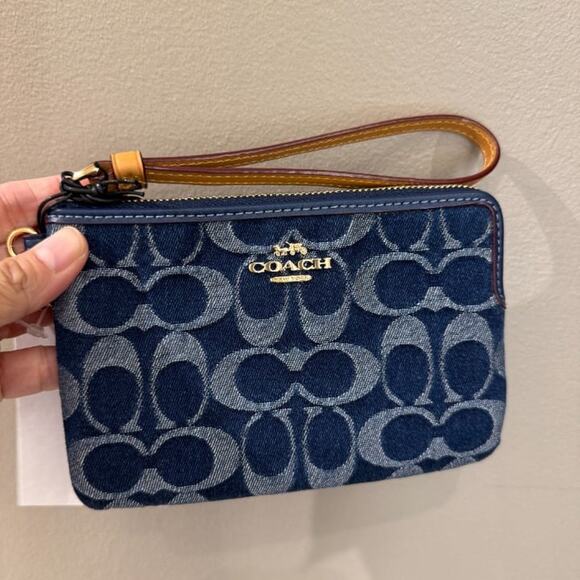 Last 1‼️Coach CZ452 Corner Zip Wristlet In Signature Denim - Picture 1 of 6